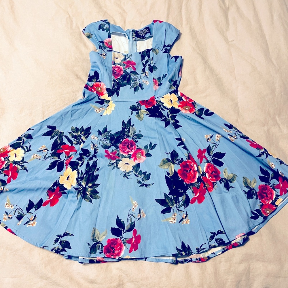 Girls Fit and Flare Retro dress. Pretty dress with flirty circle skirt.